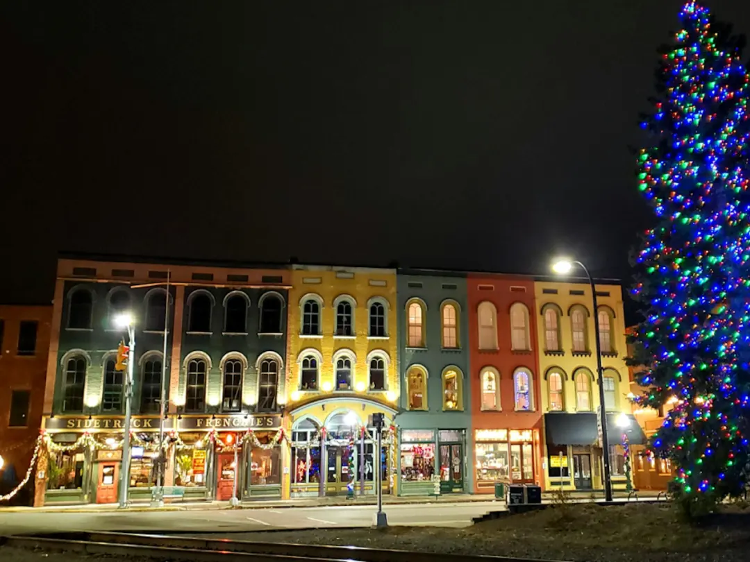 Commercial Design Christmas light display by Red Nose Lites, Nashville TN